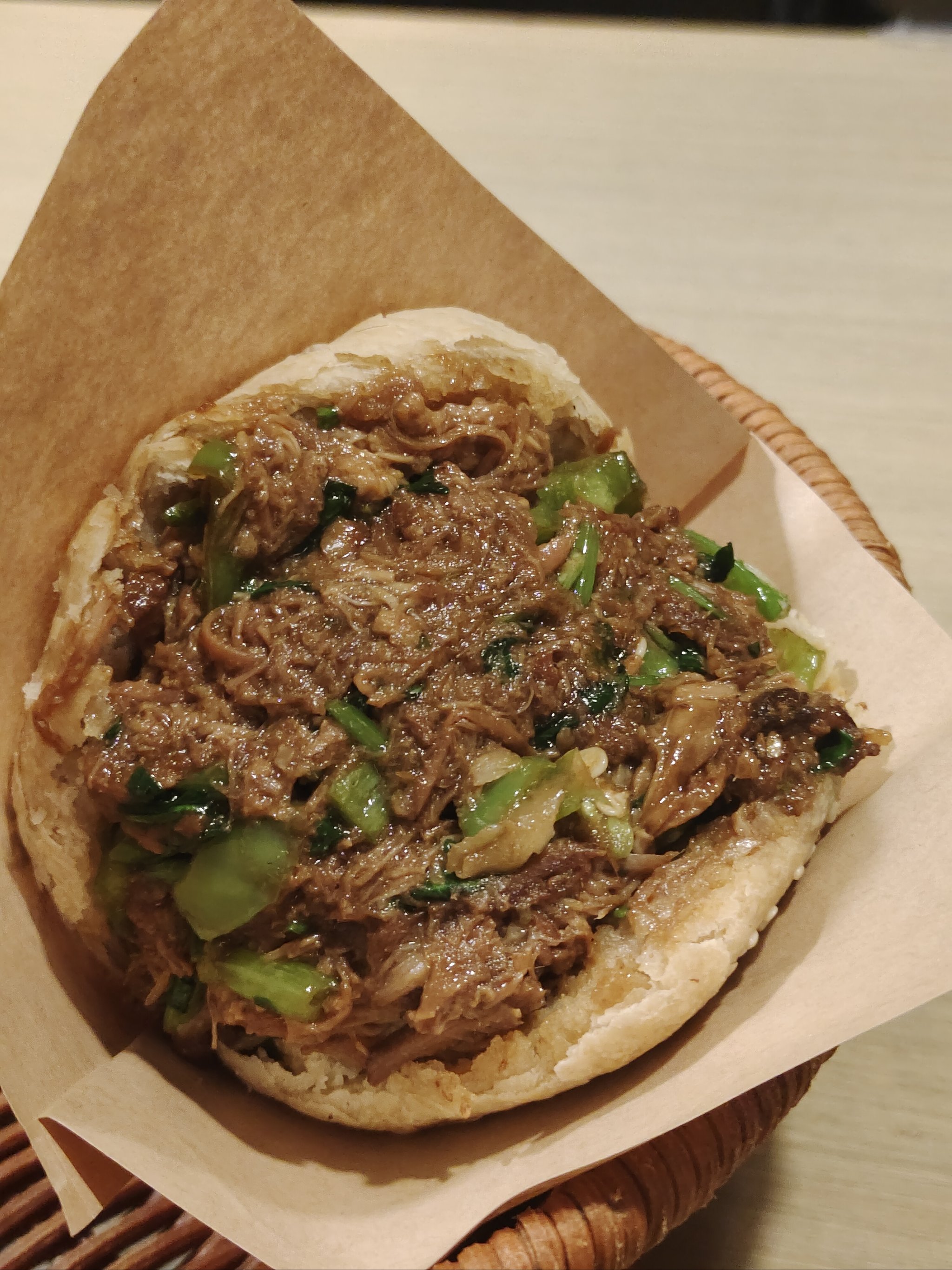 烧饼夹肉小吃(烧饼夹肉的肉做法视频) 烧饼夹肉小吃(烧饼夹肉的肉做法视频)