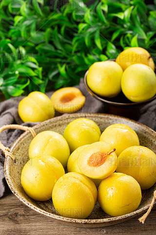 葡萄香蕉李子素菜沙拉(香蕉李子能一起吃吗?) 葡萄香蕉李子素菜沙拉(香蕉李子能一起吃吗?)