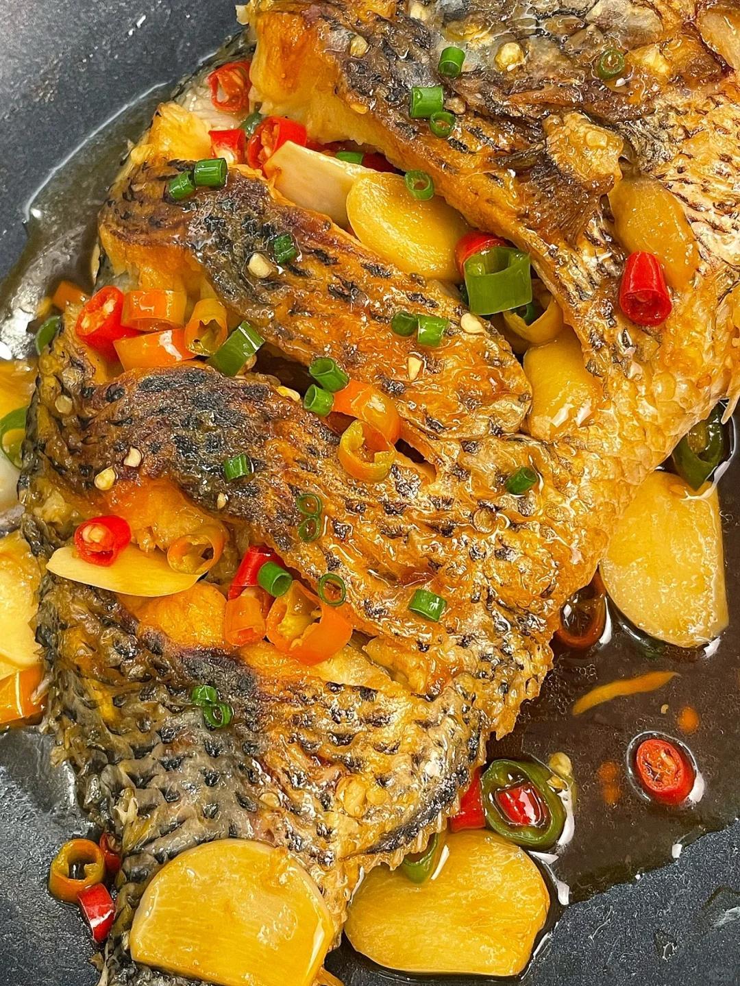 家常鲤鱼怎么做好吃(鲤鱼家常做法简单方便) 家常鲤鱼怎么做好吃(鲤鱼家常做法简单方便)