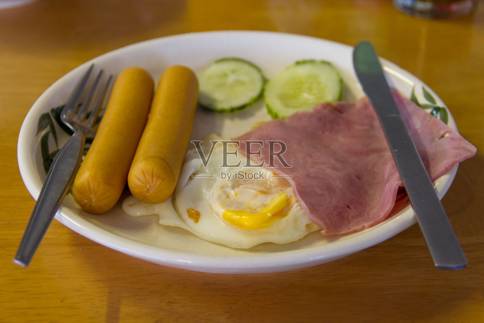 香肠煎蛋早餐(香肠煎蛋100创意) 香肠煎蛋早餐(香肠煎蛋100创意)
