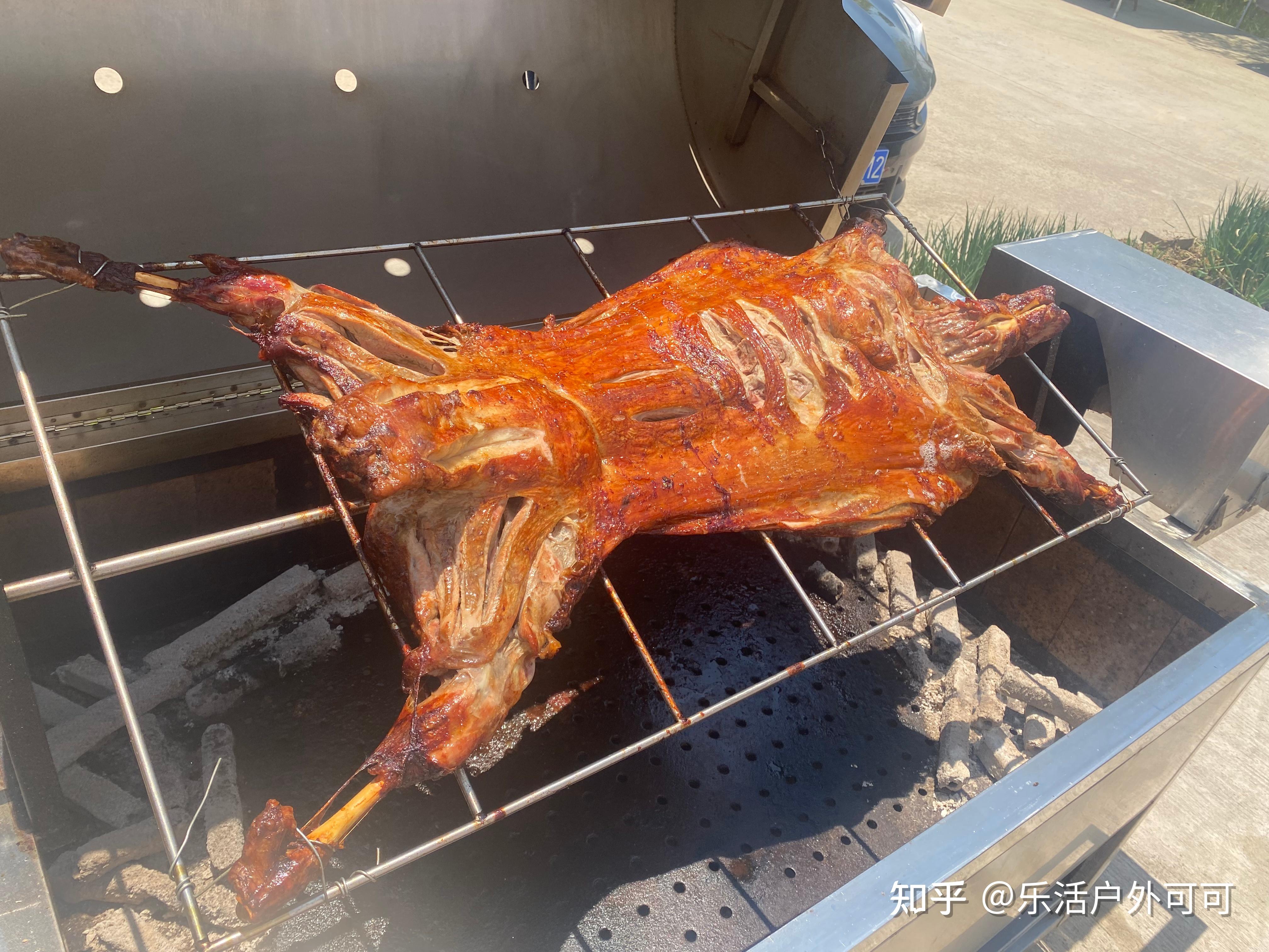 烤全羊配的素菜有哪些(烤全羊配什么吃) 烤全羊配的素菜有哪些(烤全羊配什么吃)