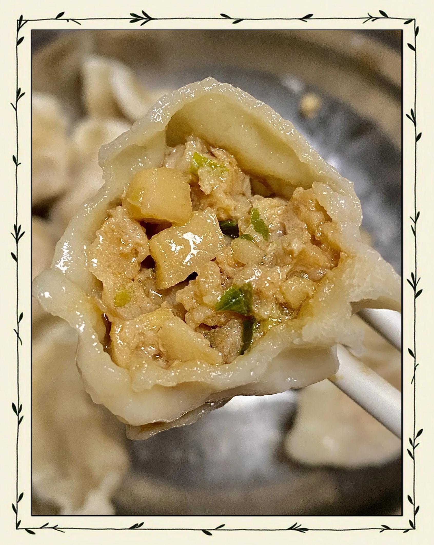 素菜连菜饺子(莲菜饺子素饺子咋做) 素菜连菜饺子(莲菜饺子素饺子咋做)