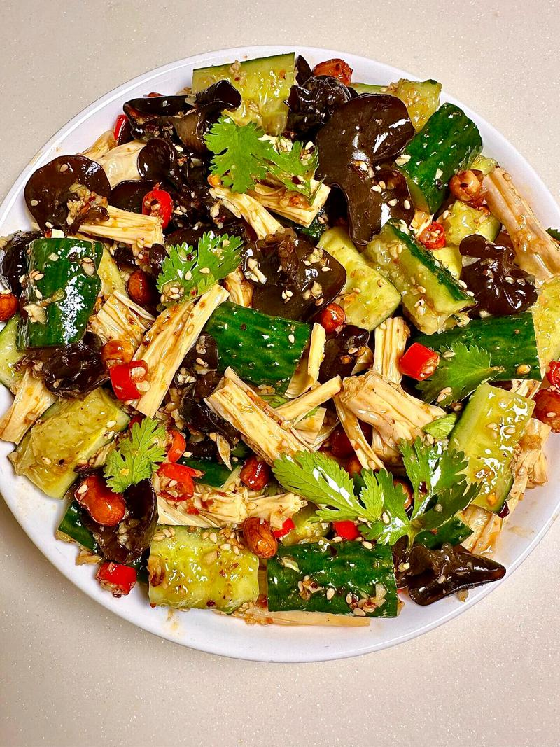 夏天冰镇凉菜(冰镇凉菜都有哪些菜) 夏天冰镇凉菜(冰镇凉菜都有哪些菜)