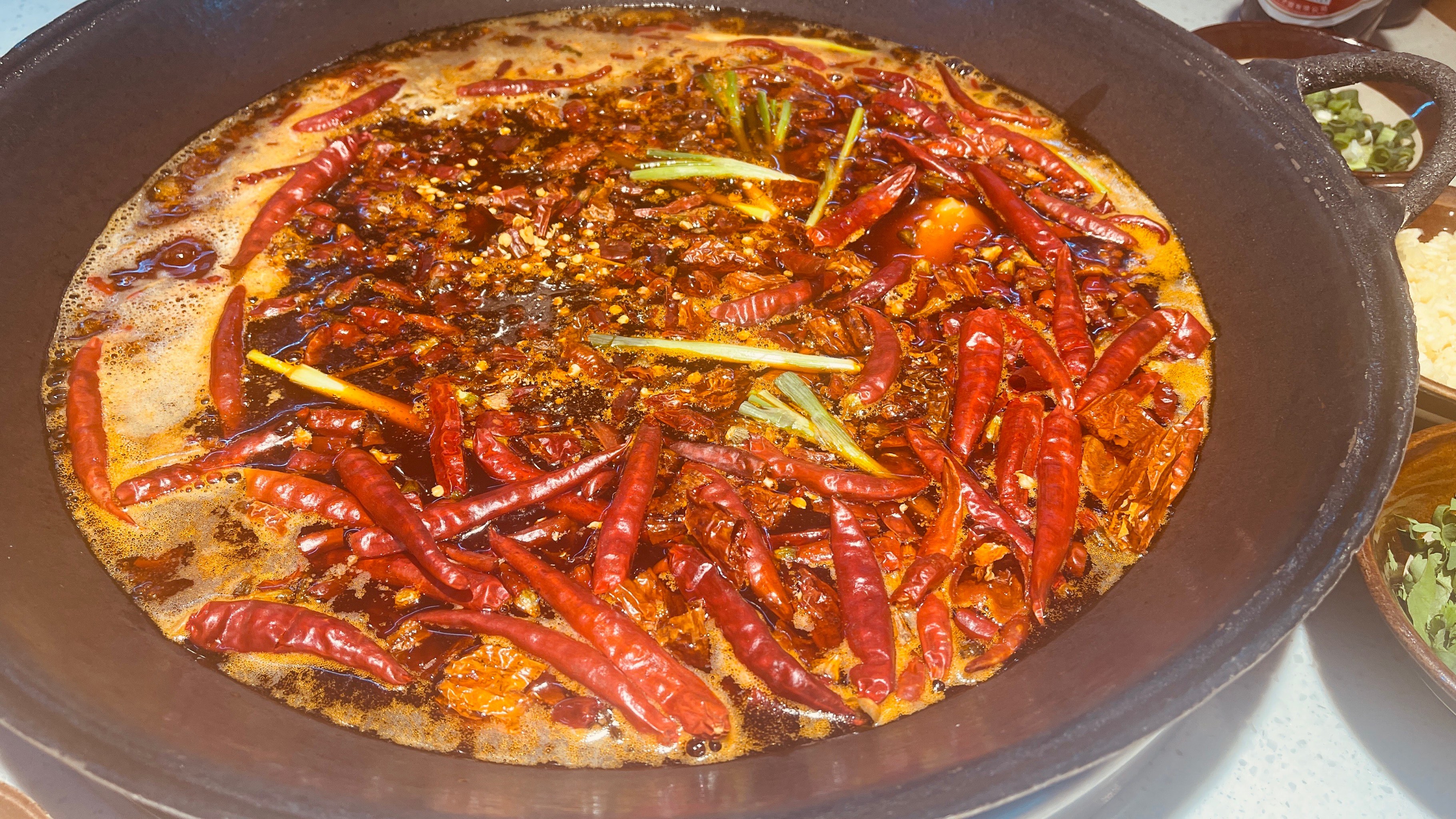 麻辣火锅的特色重庆(重庆麻辣火锅的做法和配料) 麻辣火锅的特色重庆(重庆麻辣火锅的做法和配料)