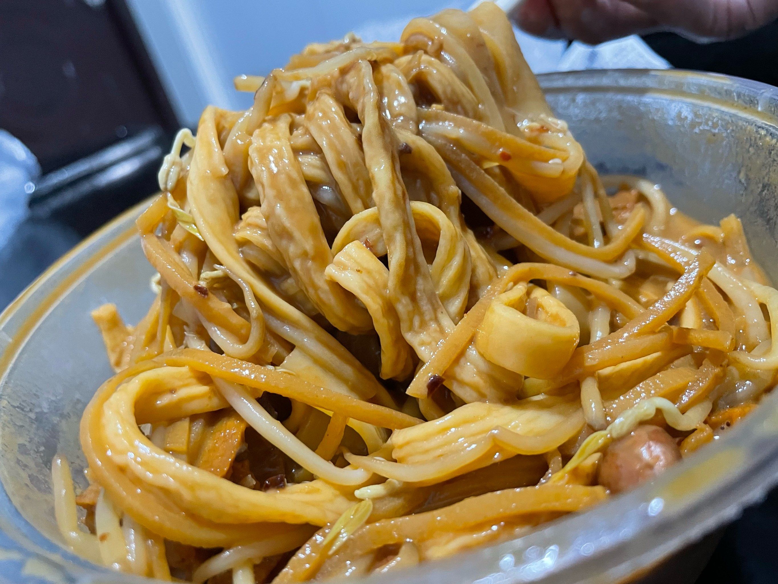 特色炒面皮(炒面皮视频做法视频教程) 特色炒面皮(炒面皮视频做法视频教程)