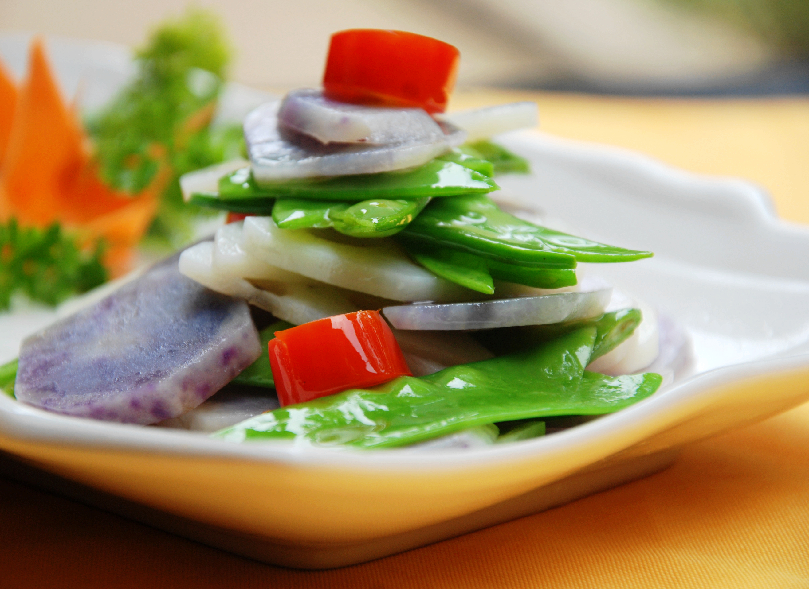 冷菜素菜装盘(冷菜素菜装盘视频)