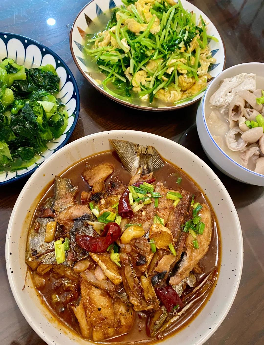 家常肥肠怎么炖好吃(家常炖肥肠最简单做法)