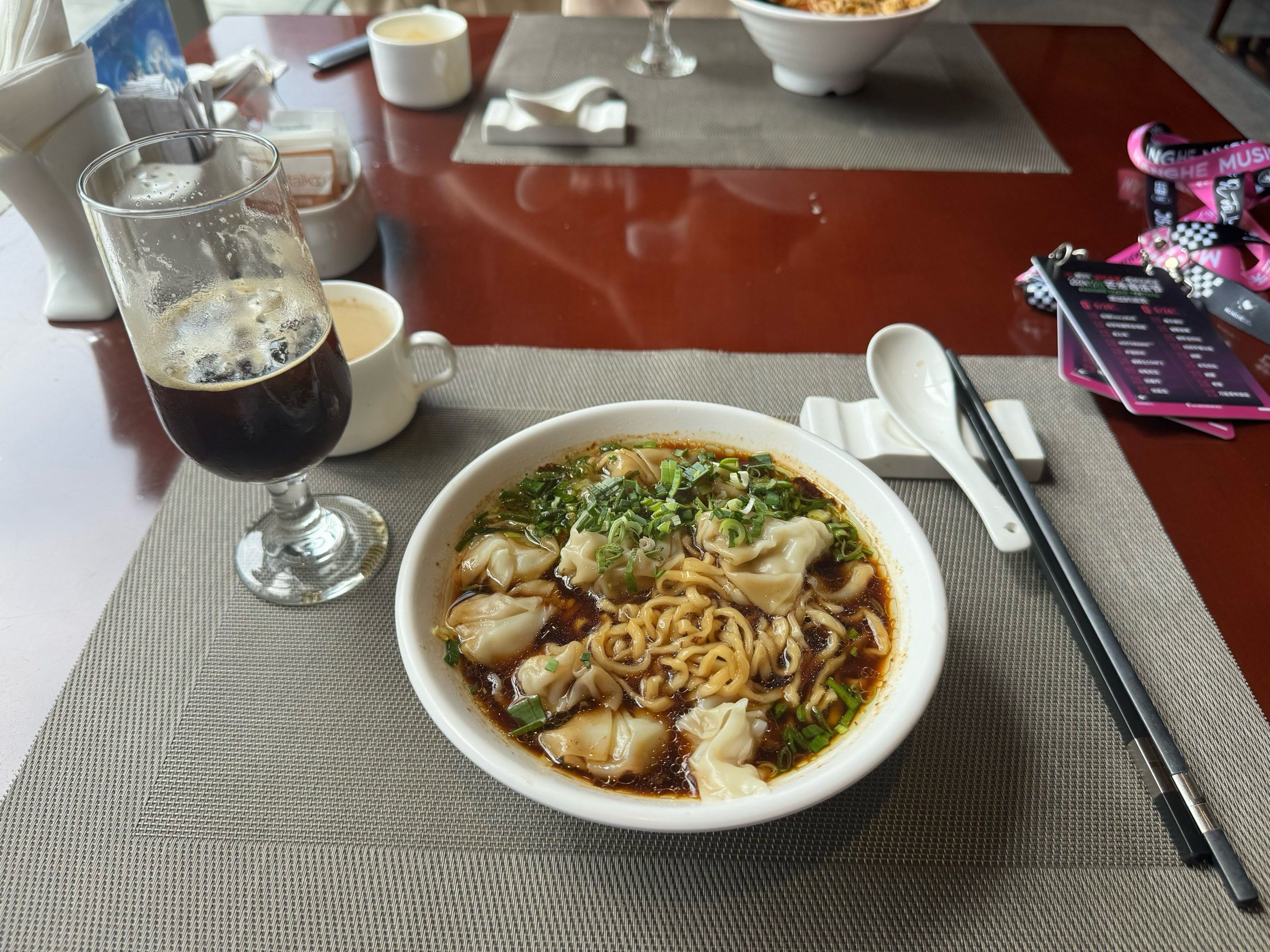 红汤面早餐(好吃的红汤面做法) 红汤面早餐(好吃的红汤面做法)