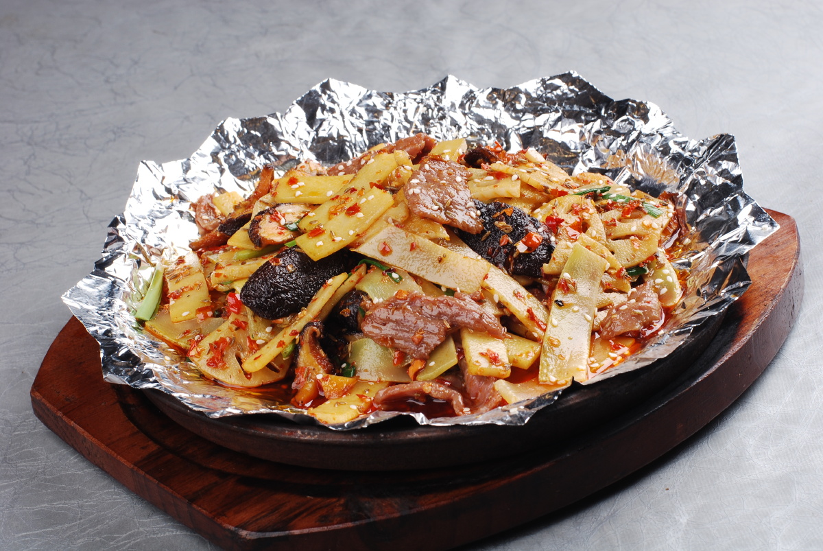 铁板素菜大全(铁板素菜的做法大全) 铁板素菜大全(铁板素菜的做法大全)