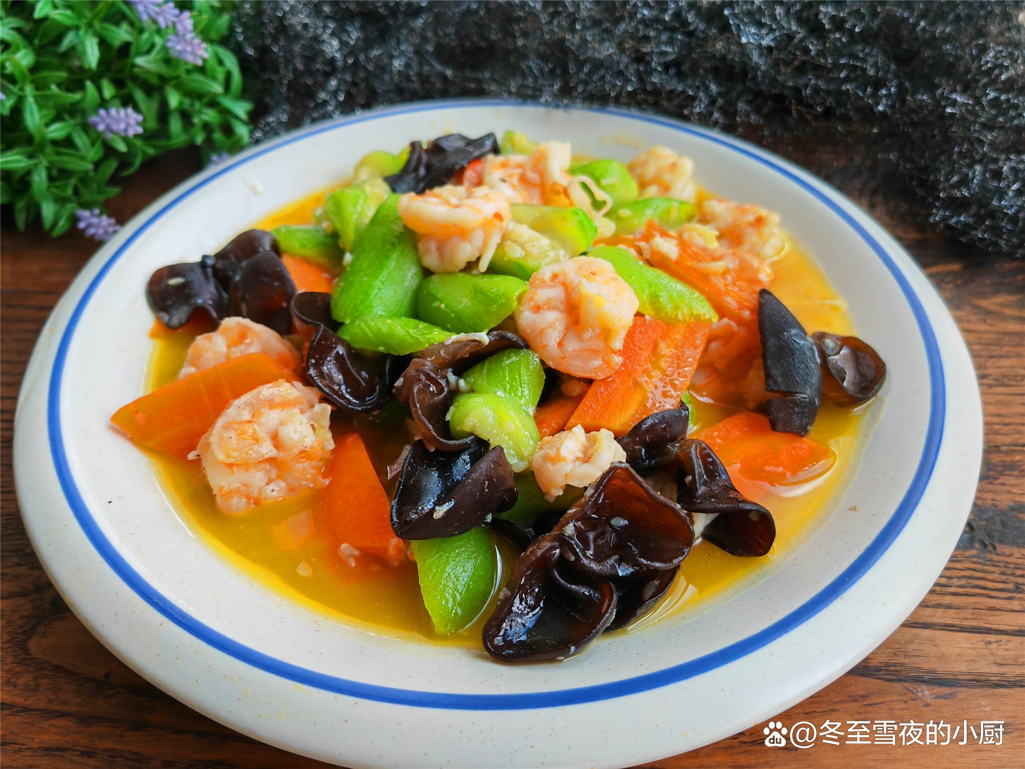 夏天适合吃什么素菜(夏季什么素菜好吃) 夏天适合吃什么素菜(夏季什么素菜好吃)