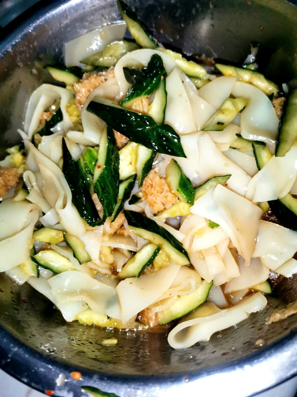 家常凉拌黄瓜豆腐皮(凉拌豆腐皮和黄瓜的做法) 家常凉拌黄瓜豆腐皮(凉拌豆腐皮和黄瓜的做法)