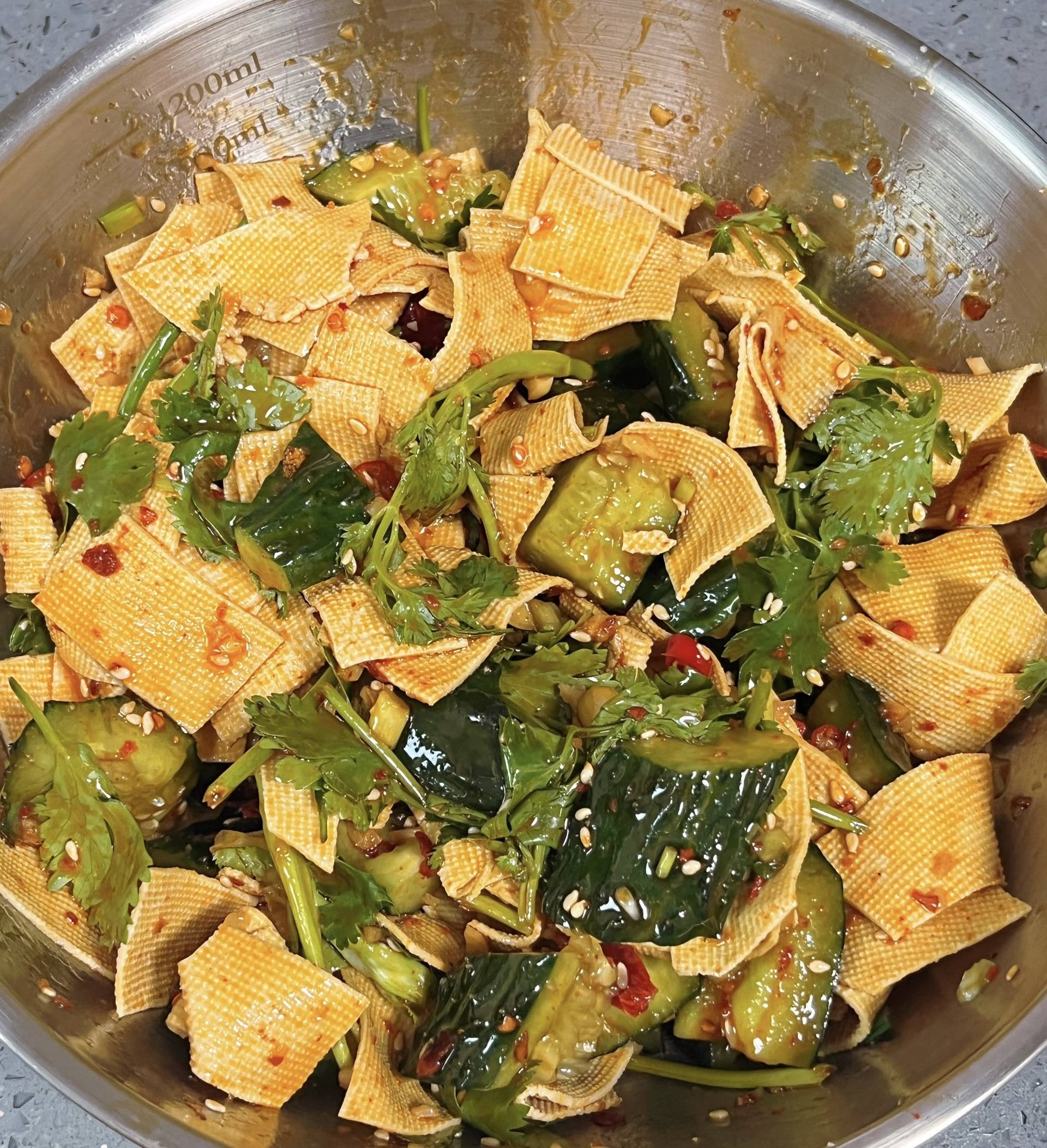 家常凉拌黄瓜豆腐皮(凉拌豆腐皮和黄瓜的做法) 家常凉拌黄瓜豆腐皮(凉拌豆腐皮和黄瓜的做法)