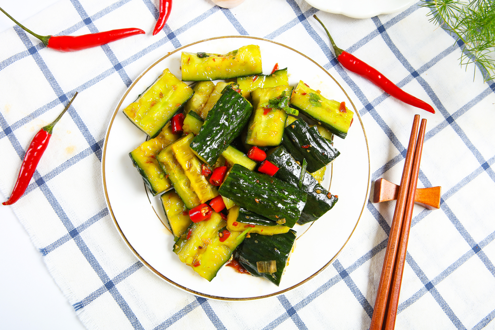 黄瓜凉菜用什么醋(黄瓜凉菜都放什么) 黄瓜凉菜用什么醋(黄瓜凉菜都放什么)