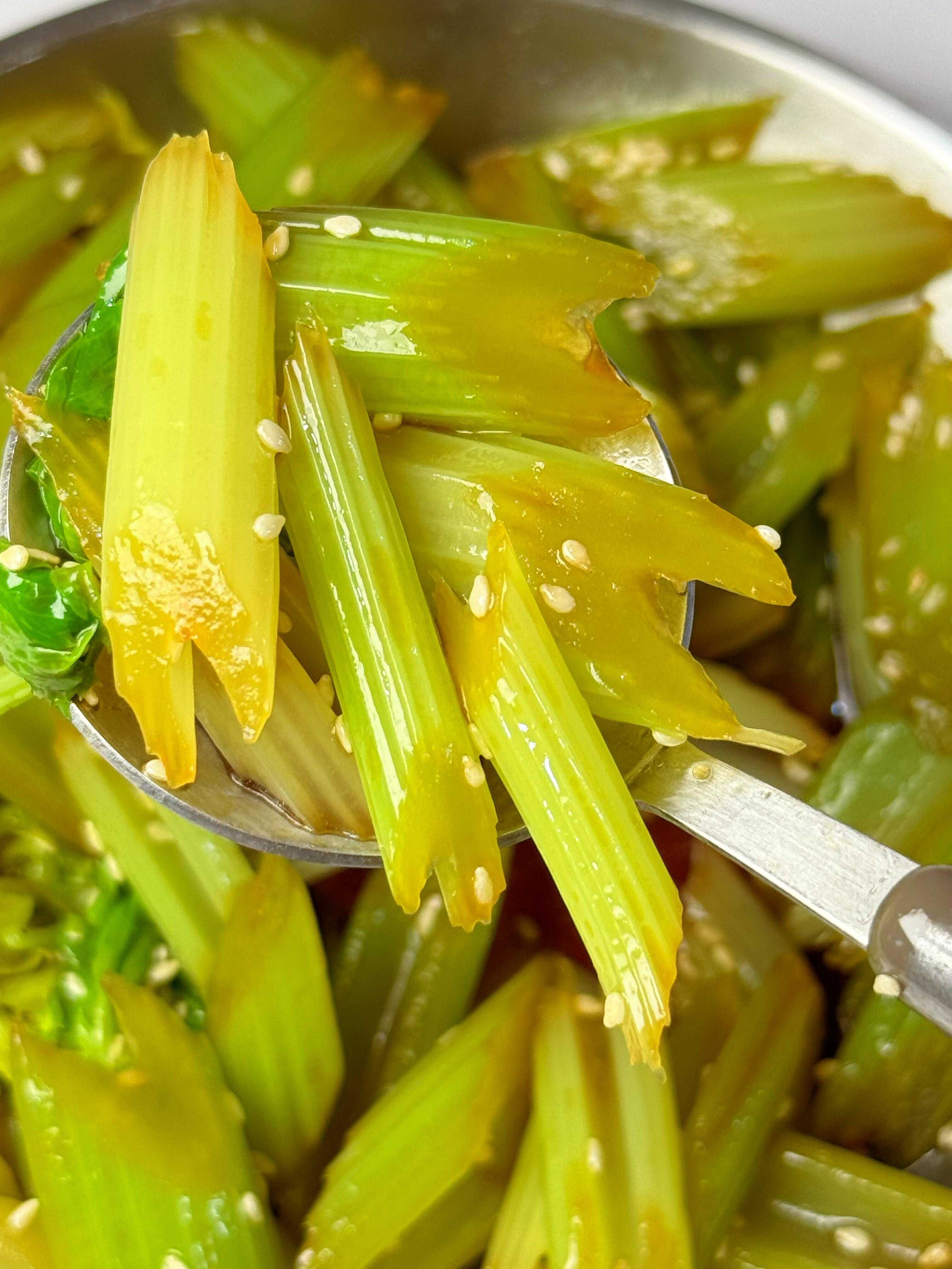芹菜能拌凉菜吗(芹菜能拌凉菜吗视频) 芹菜能拌凉菜吗(芹菜能拌凉菜吗视频)