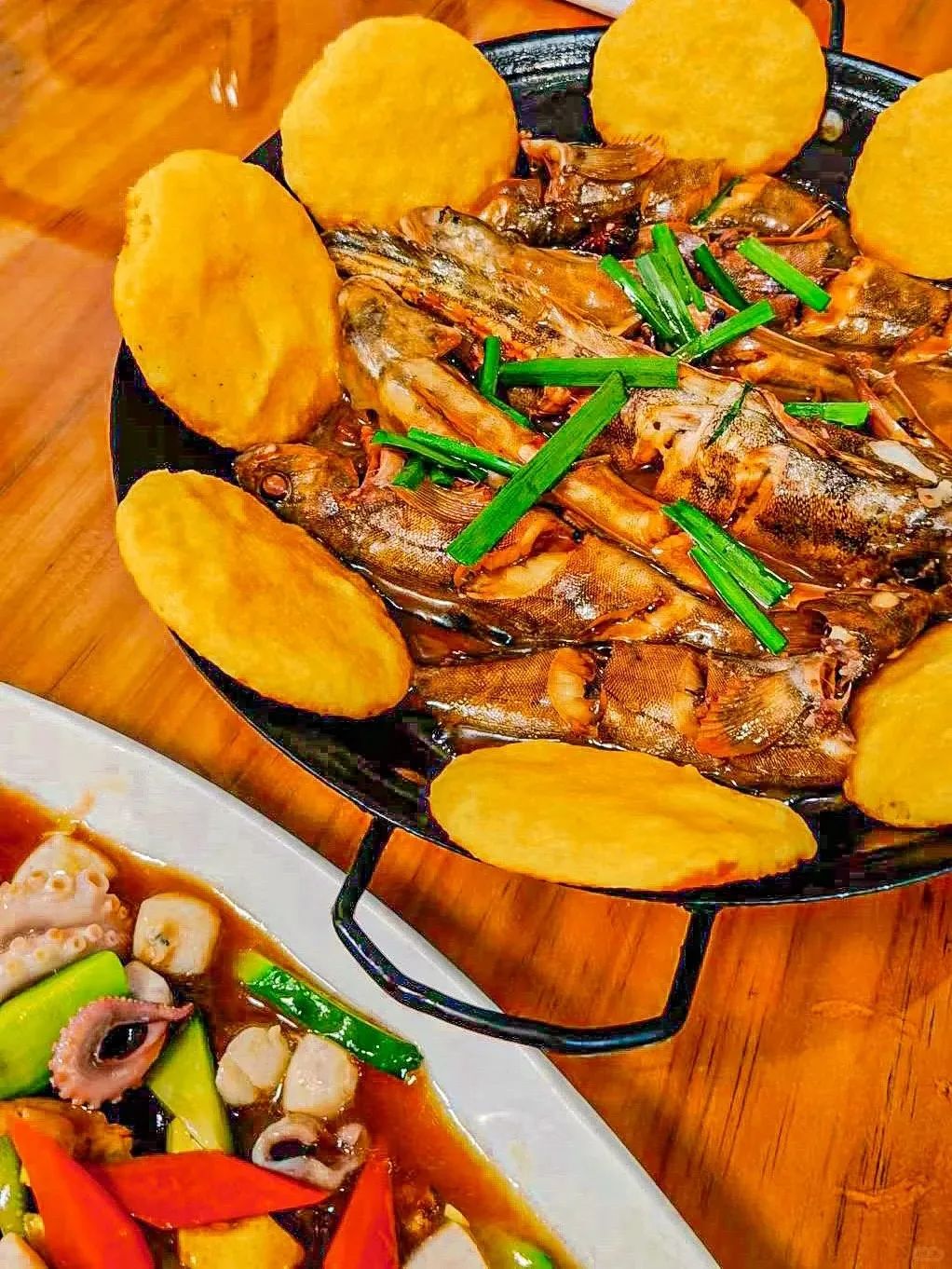 鱼锅饼子哪里的特色(鱼锅饼子哪里的特色好吃)