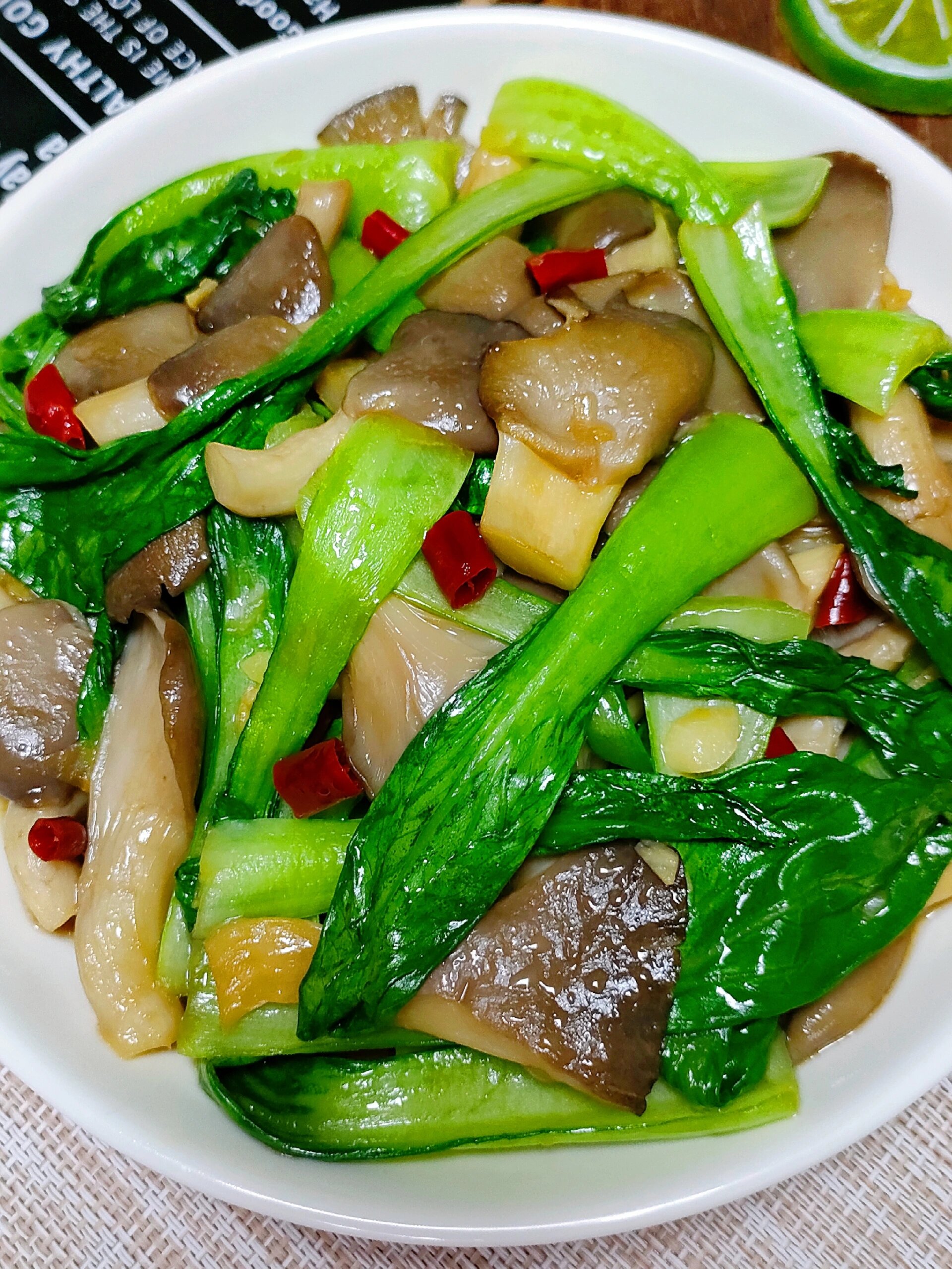 清炒油菜的家常做法(清炒油菜怎么做好吃家常菜窍门)