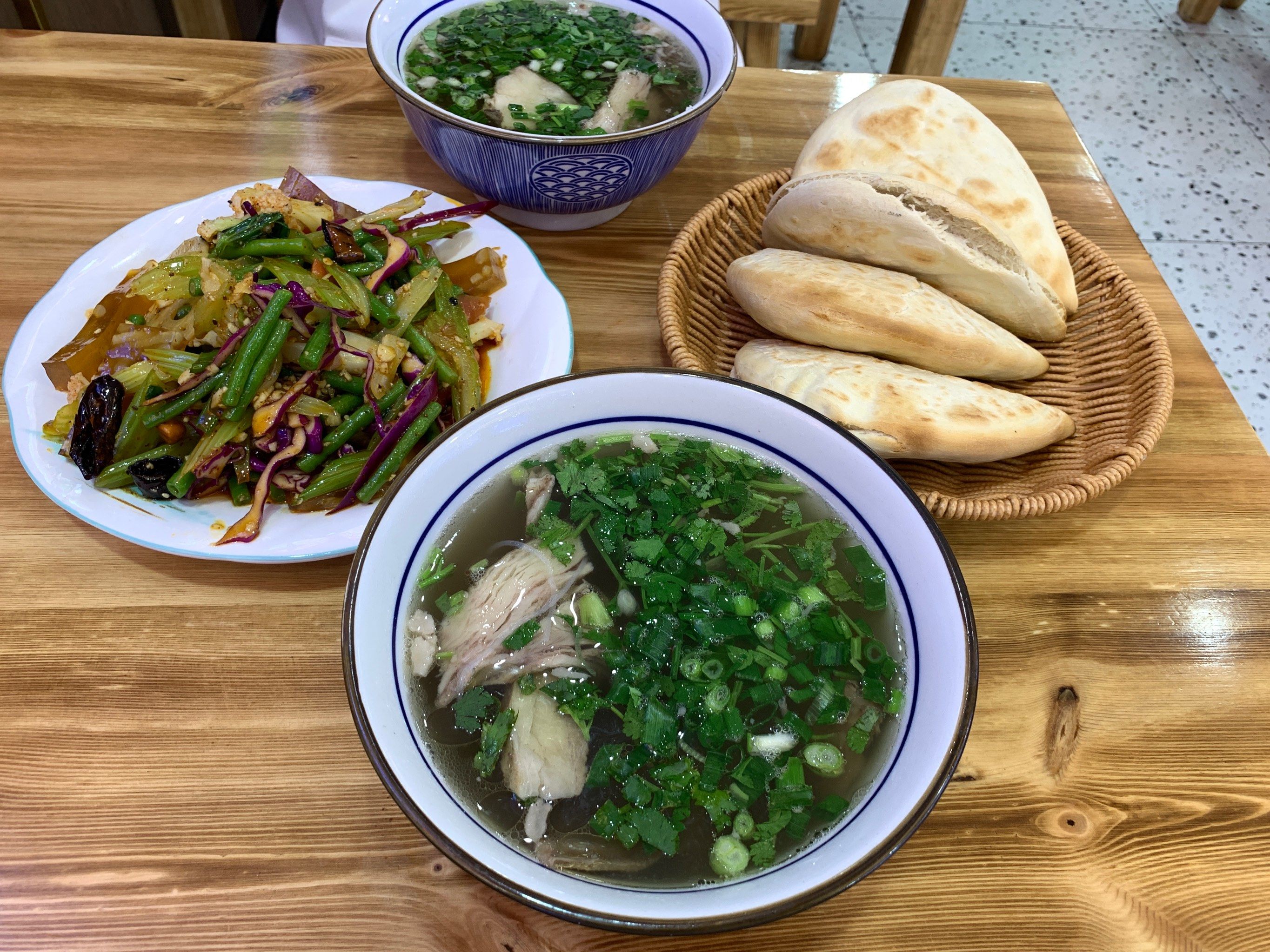 请客喝羊汤配什么凉菜(羊汤最佳搭档五款小凉菜)