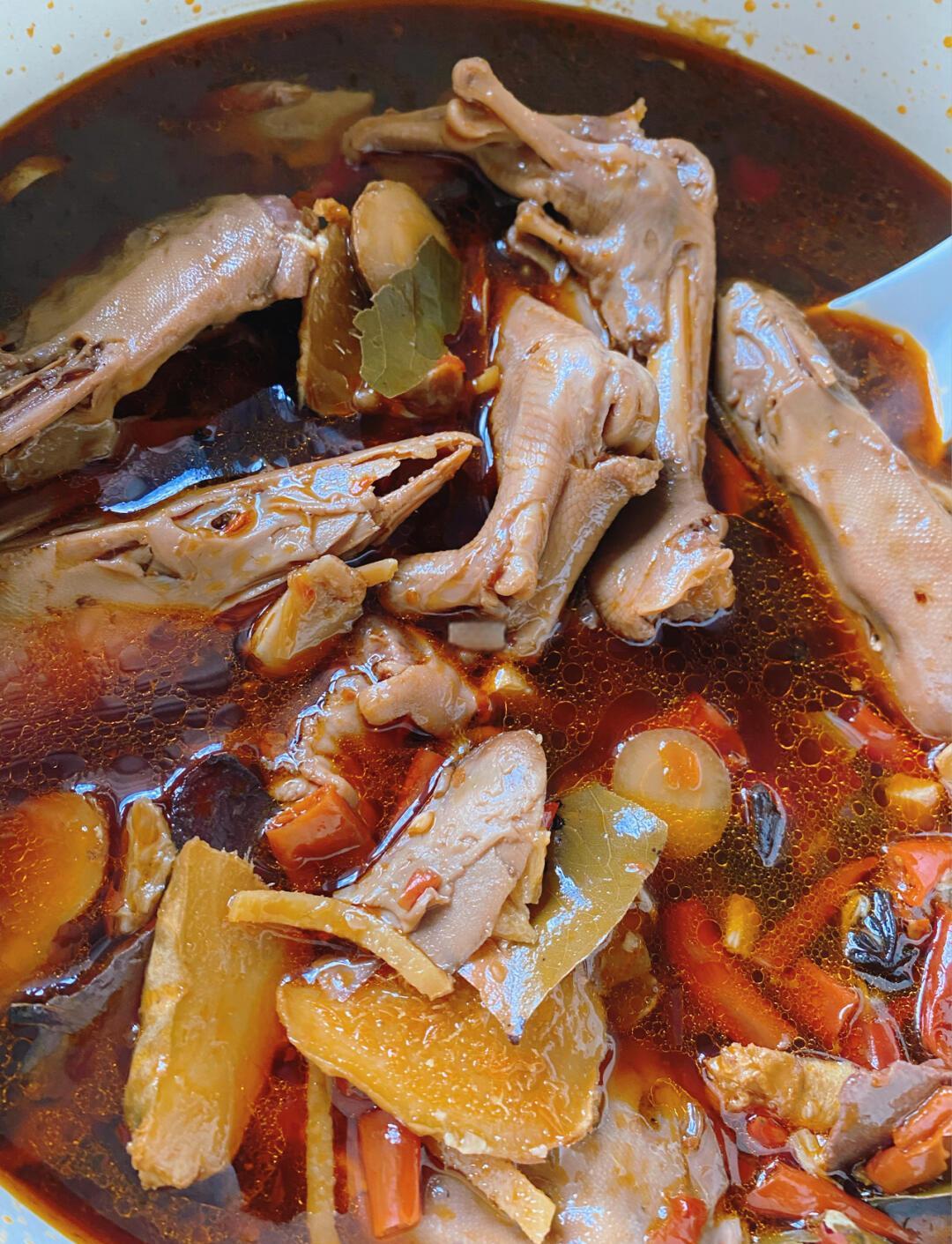 鸭脖鸭头素菜图片大全(鸭脖鸭头的做法)