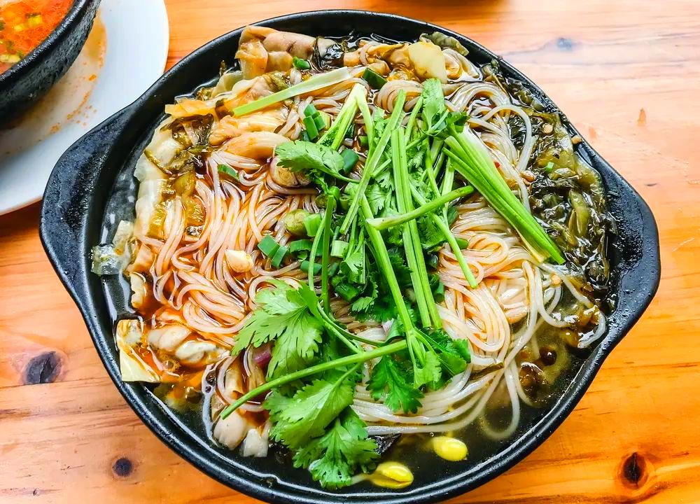 重庆特色砂锅米线(重庆正宗砂锅米线) 重庆特色砂锅米线(重庆正宗砂锅米线)