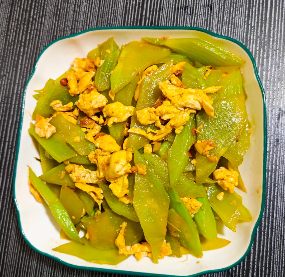 莴笋炒素菜怎么做(莴笋素炒莴笋)