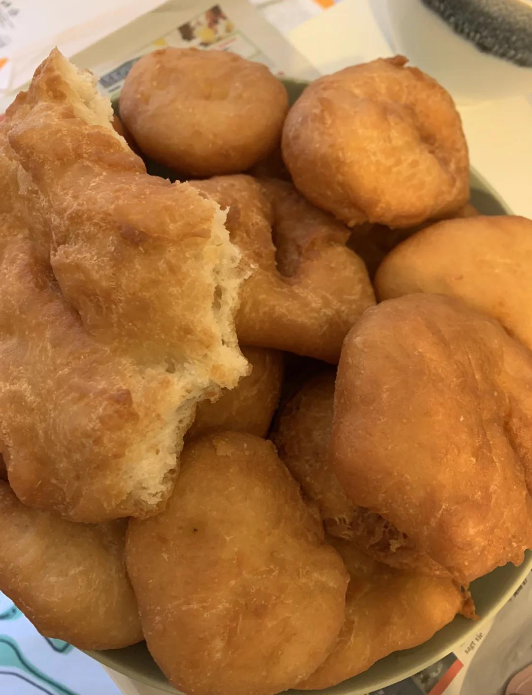 北方炸油饼的家常做法(炸油饼的做法和配方视频教程)