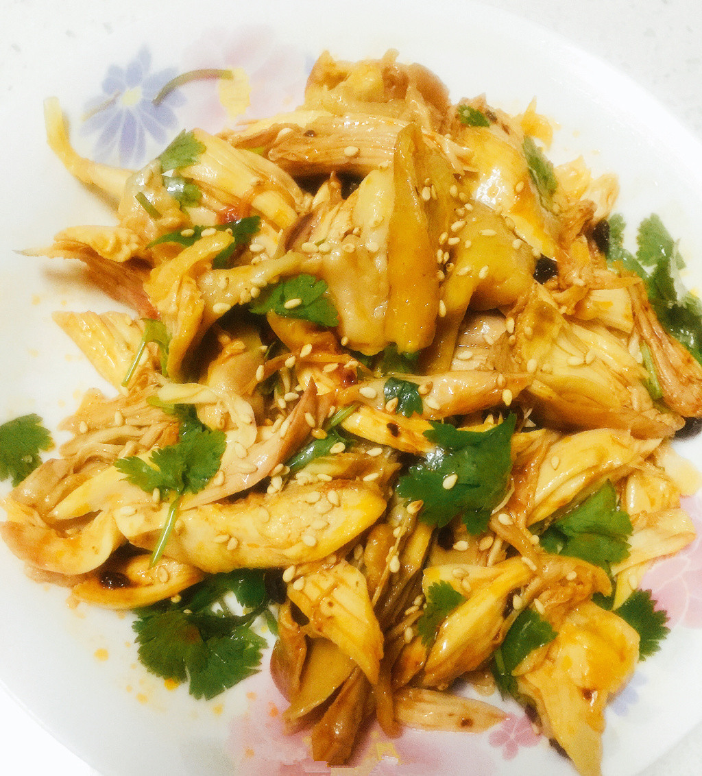 以鸡为原料的凉菜(以鸡为原料的凉菜叫什么)