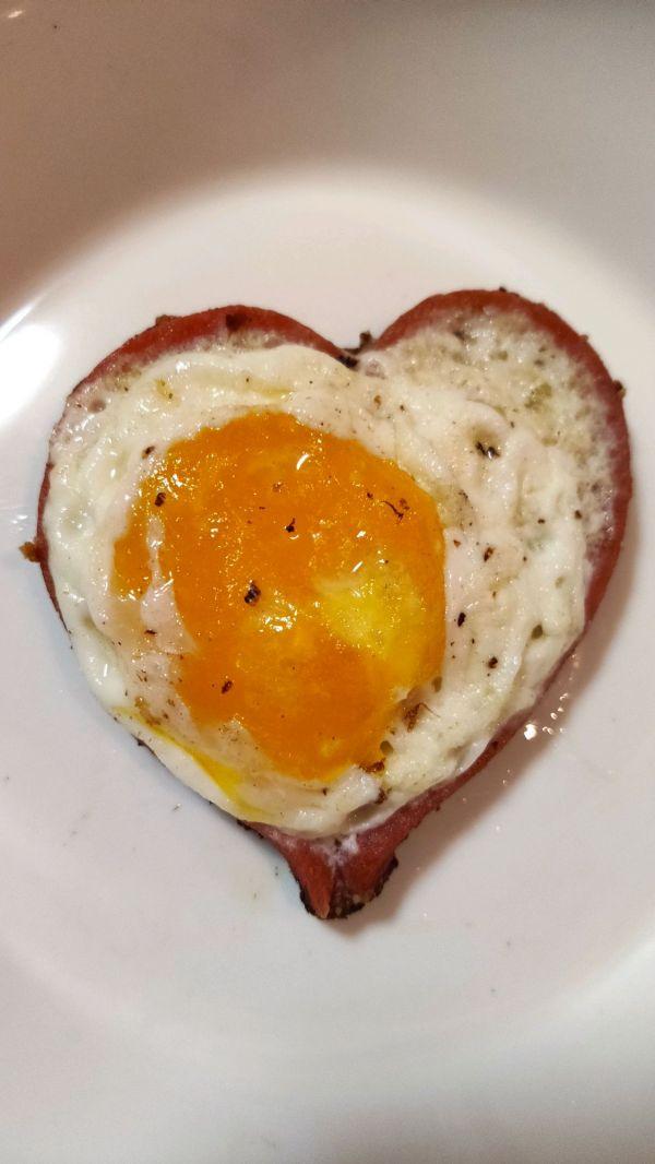 创意爱心早餐图片(有创意的爱心早餐)