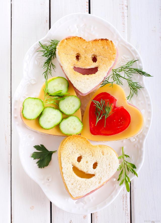 创意爱心早餐图片(有创意的爱心早餐)