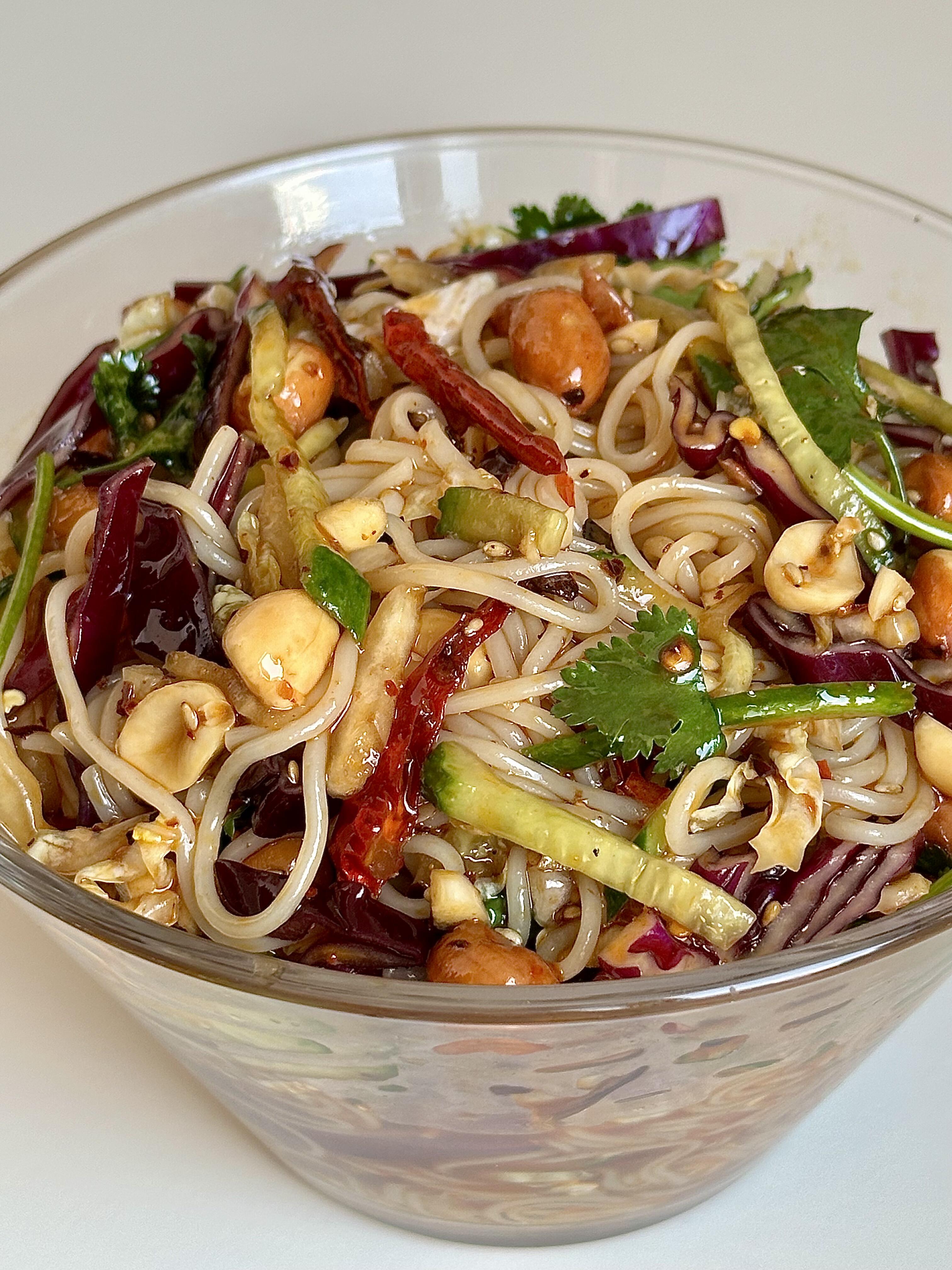 冷面的做法大全家常(冷面的做法家常做法视频)