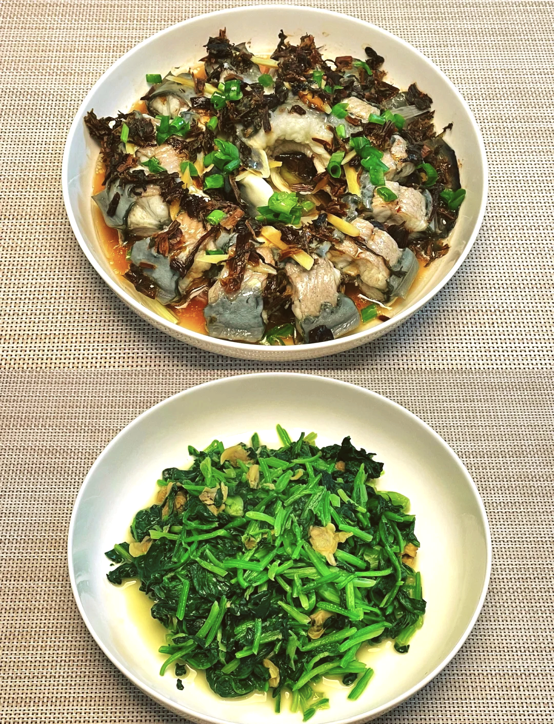 鳗鱼搭配素菜(鳗鱼搭配素菜好吃吗)