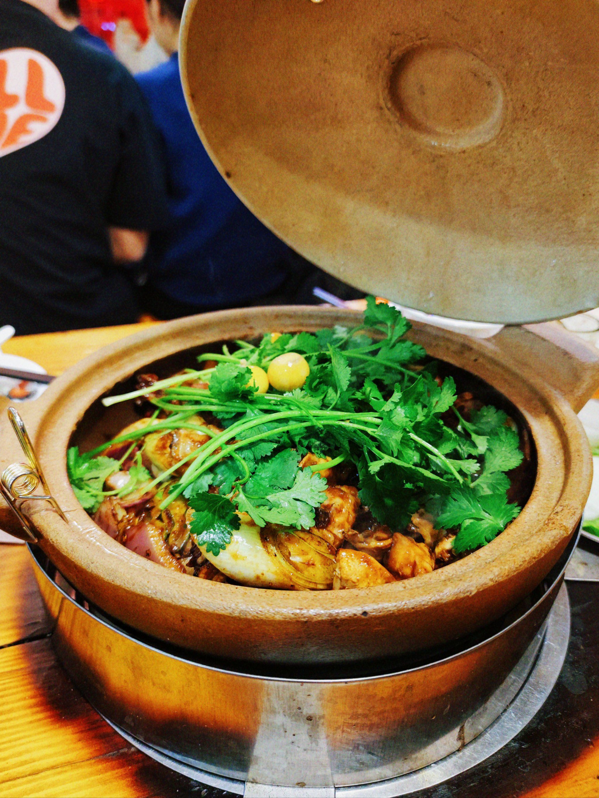 鸡肉烧汤搭配什么素菜(鸡肉汤和什么菜搭配最好)