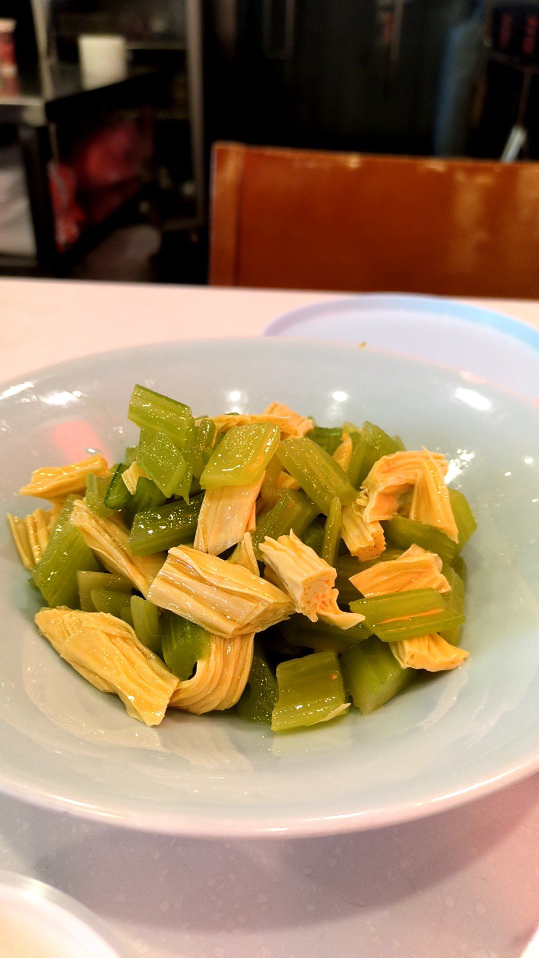 腐竹花生芹菜凉菜(腐竹花生芹菜凉菜的做法)