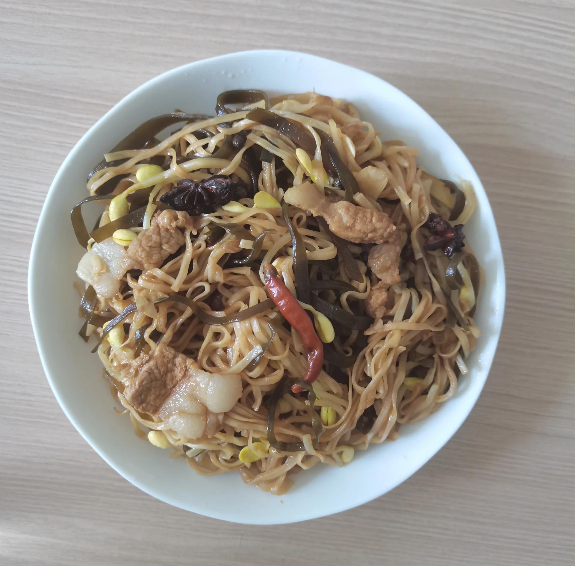 挂面焖面的家常做法窍门(挂面怎么做焖面条)