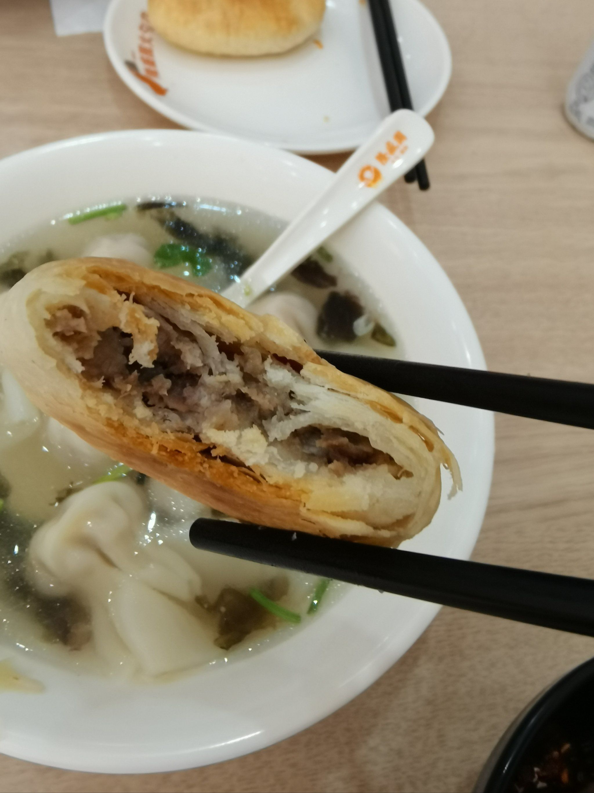 沈阳破屋子小吃(沈阳破屋子小吃街在哪)