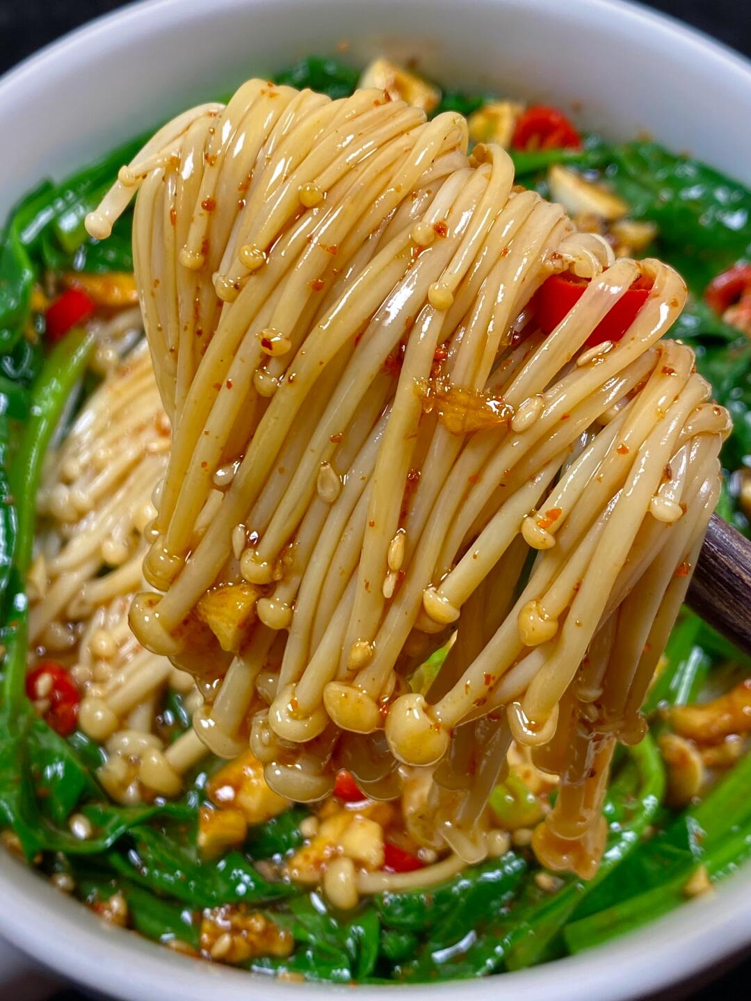 针精菇凉菜做法(针劲菇怎么做好吃)