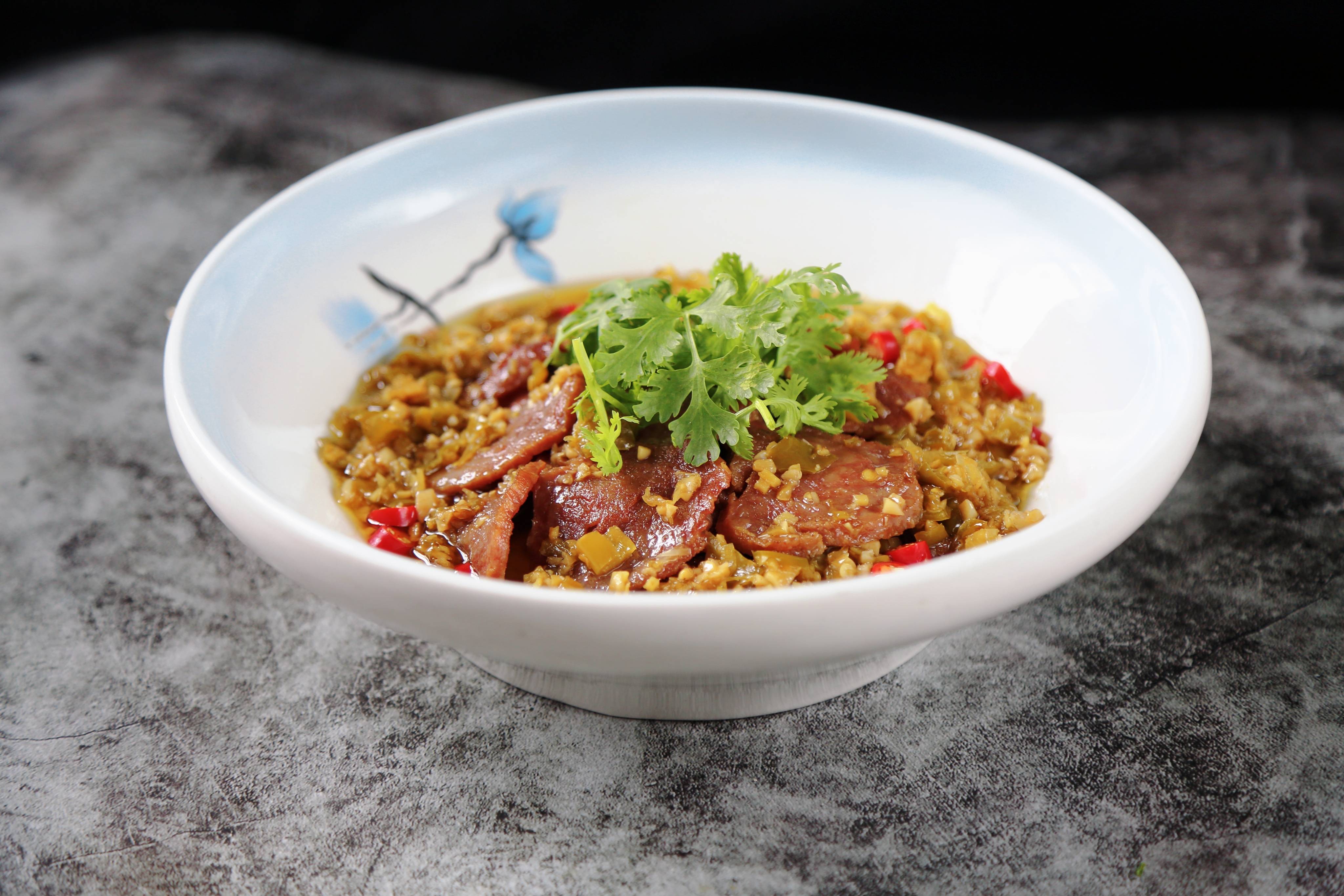 大酒店特色菜(酒店特色菜食材)