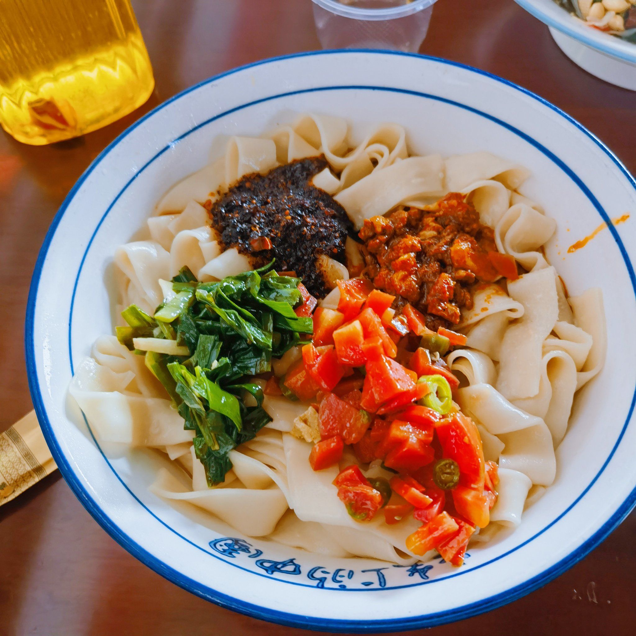特色街头小吃面食(特色街头小吃面食图片)