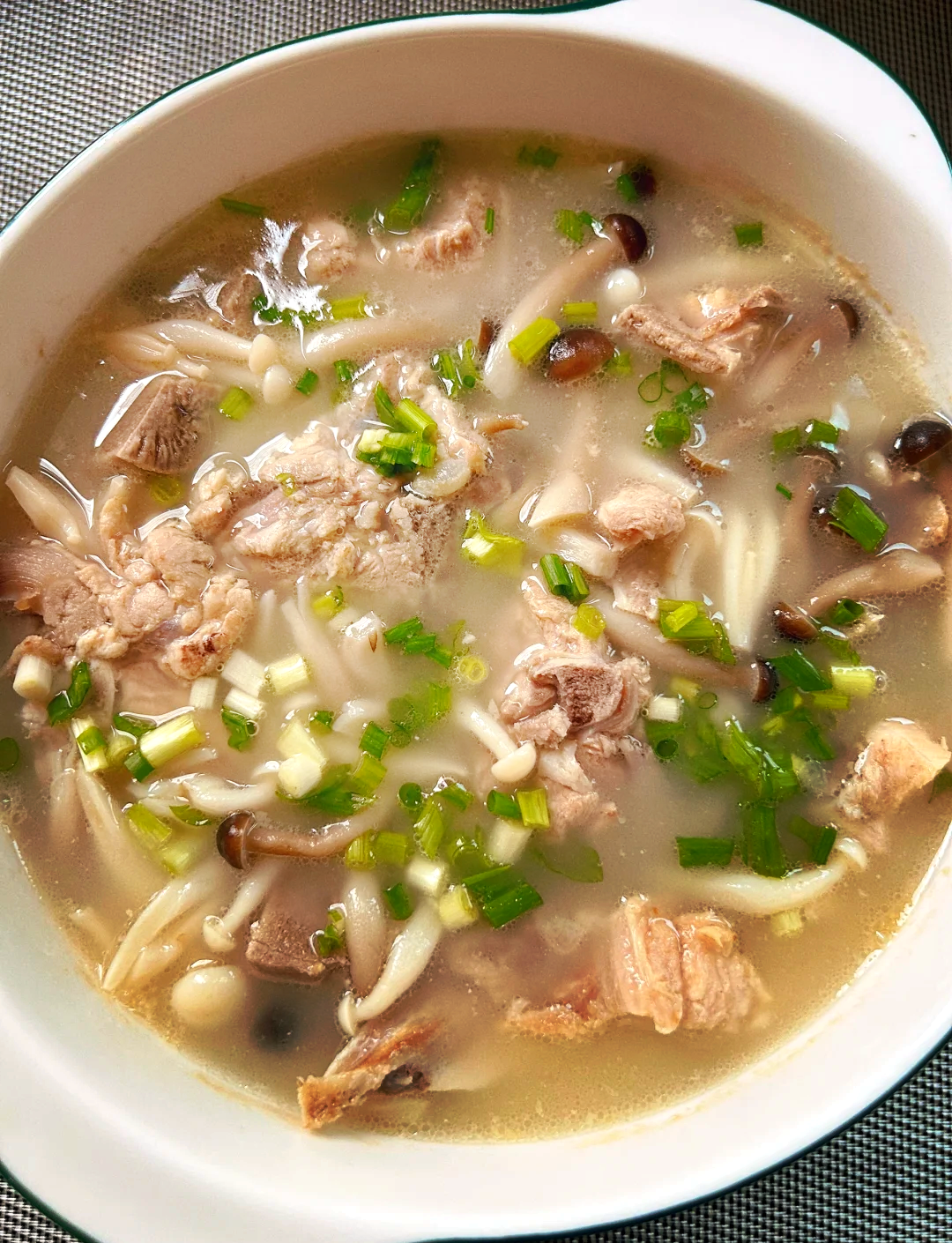 早餐蘑菇浓汤(早餐蘑菇浓汤可以喝吗)