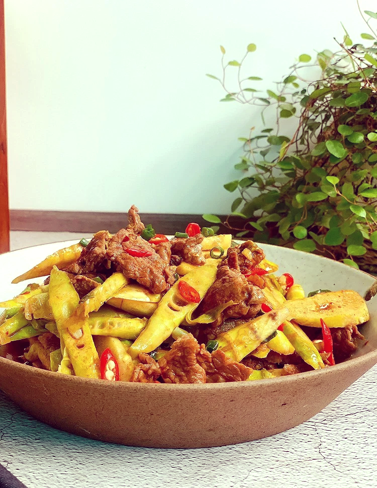 炒鲜竹笋的家常做法(炒新鲜竹笋)