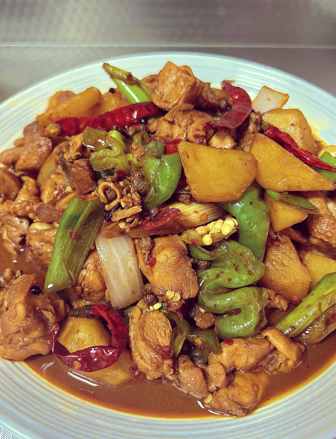 家常大盘鸡的简单做法(家常大盘鸡的简单做法大全)