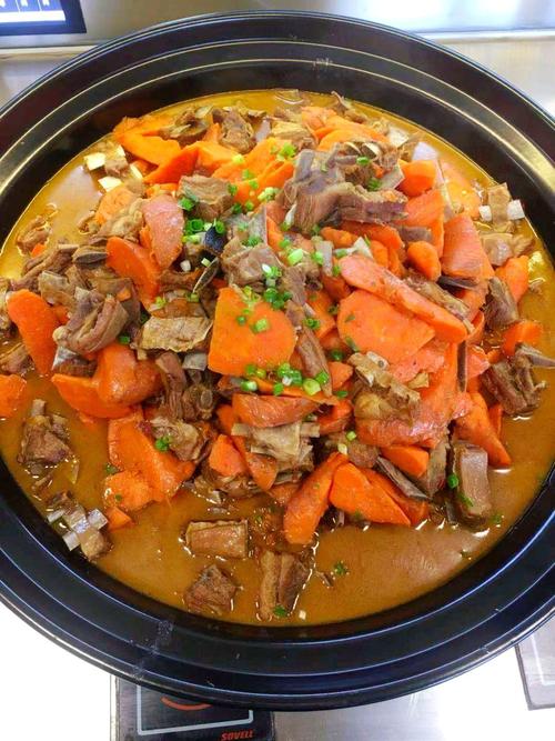 羊肉砂锅特色菜(羊肉砂锅煲的做法)