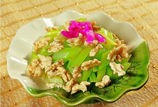 核桃仁的各种吃法家常(核桃仁怎么吃法营养最好)