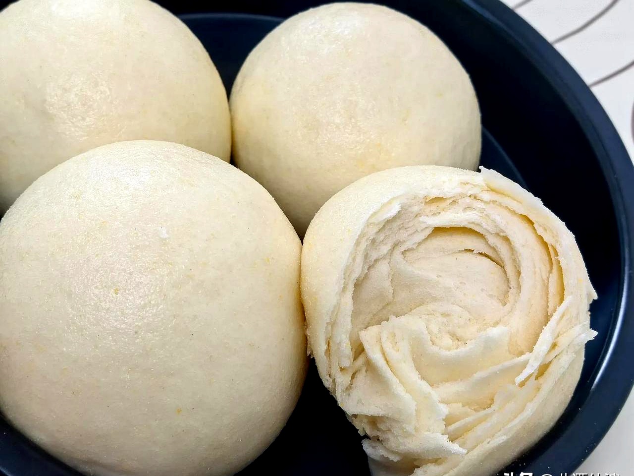 家常馒头图片大全(家常馒头怎么做才松软好吃)