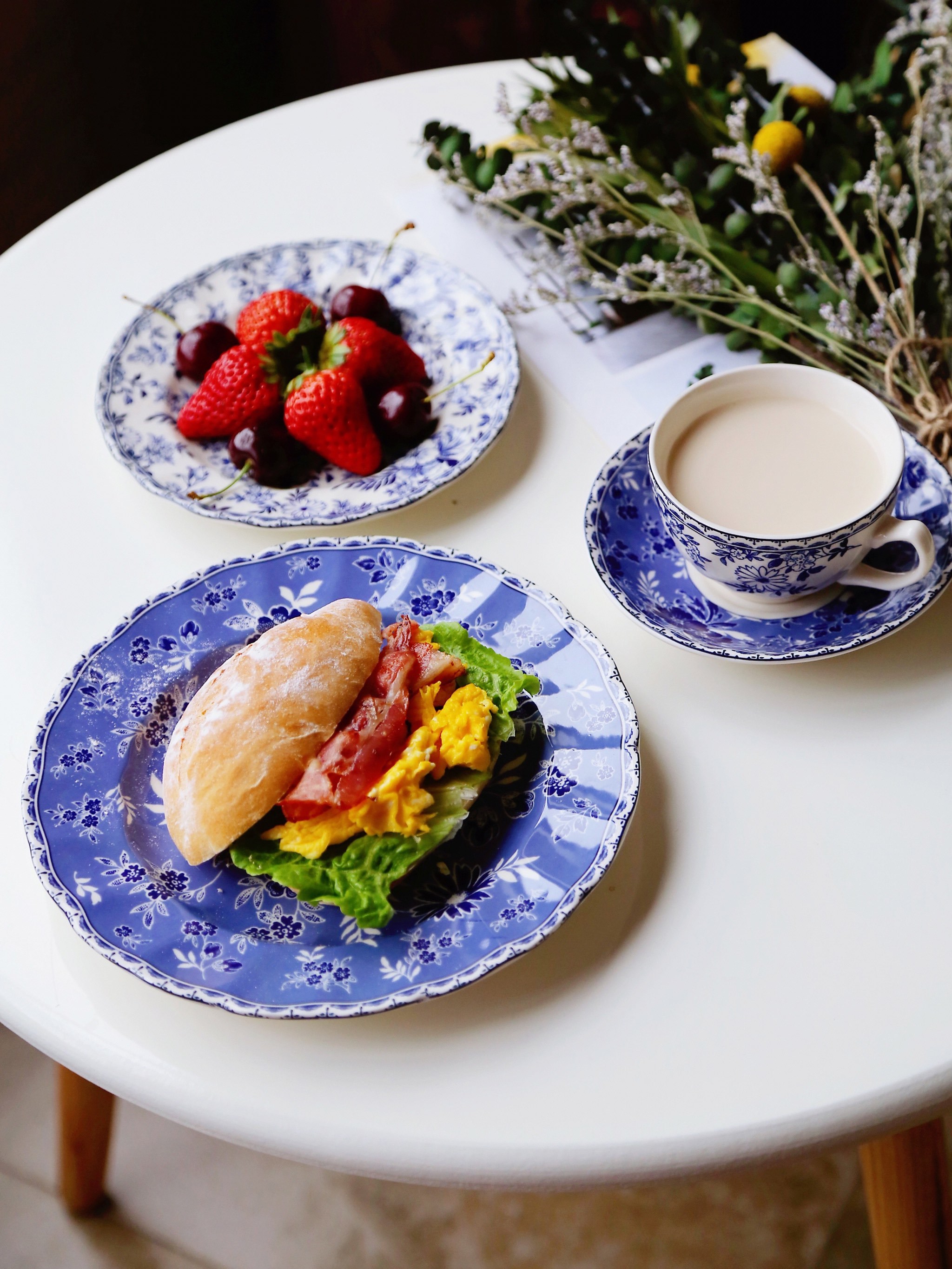 餐厅早餐摆盘(漂亮的早餐摆盘做法)