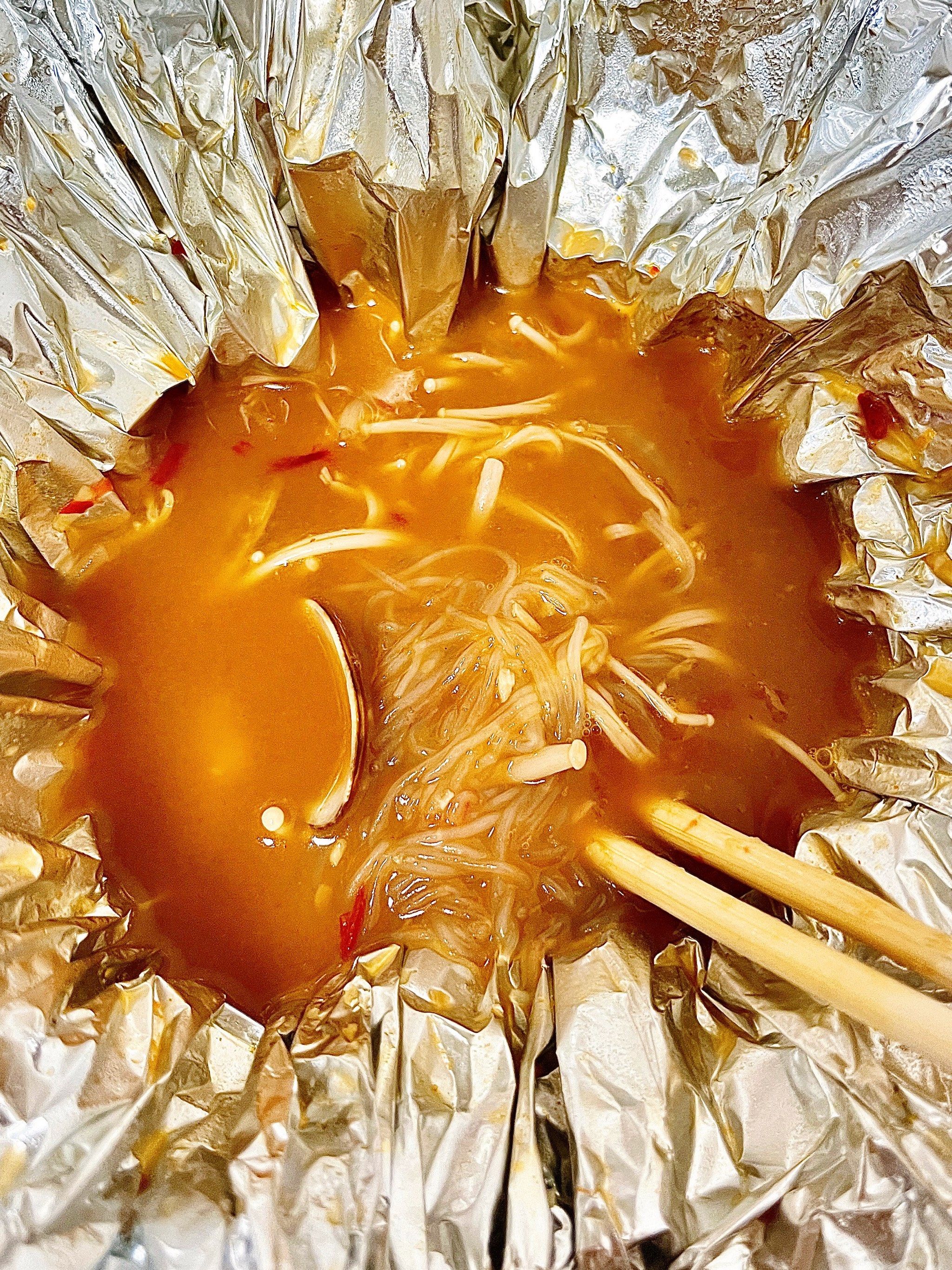 关于特色海鲜锡纸花甲粉的信息