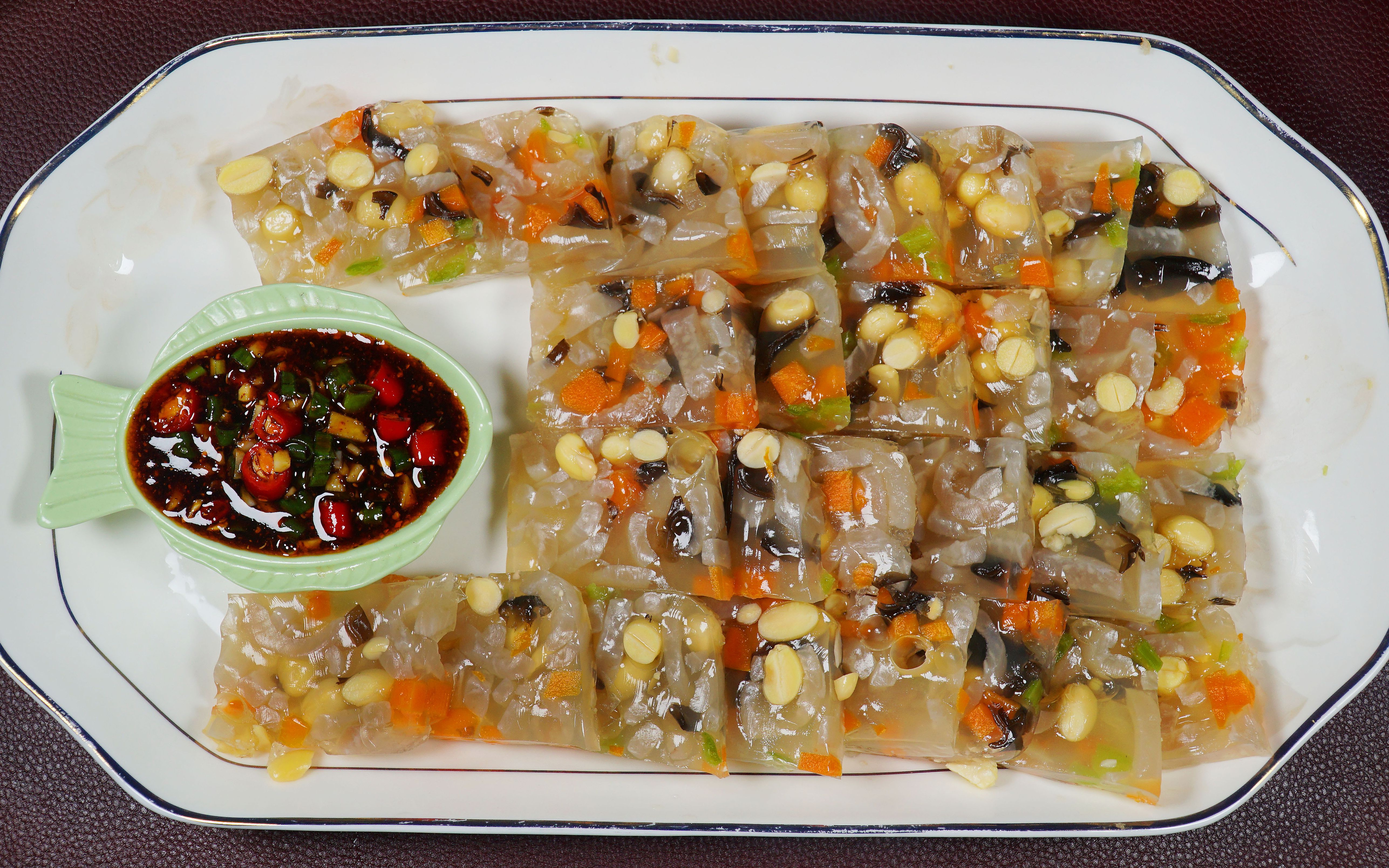 橙子皮冻凉菜图片(凉拌皮冻的调料做法)