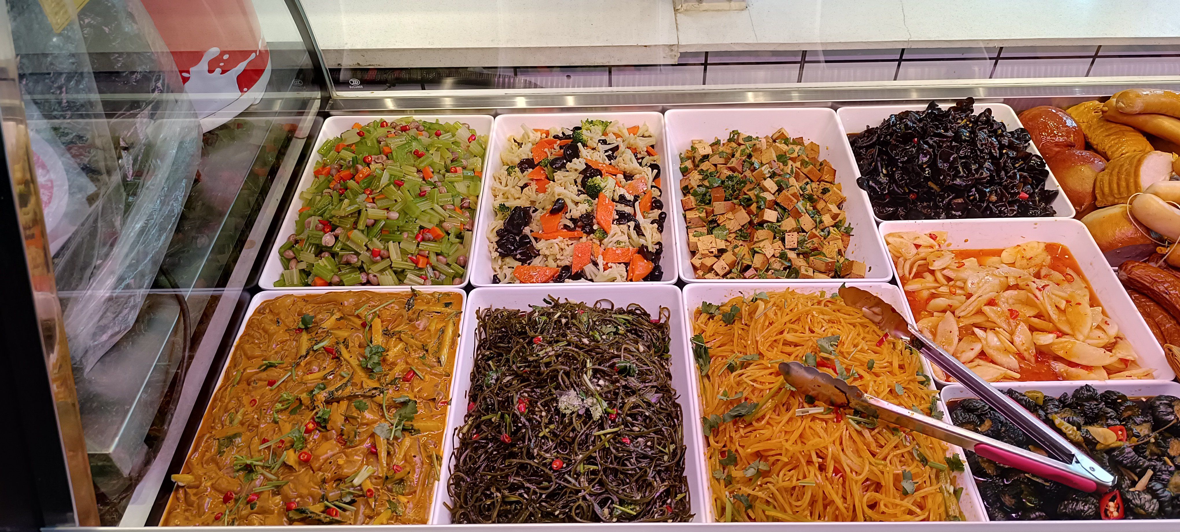 吃食堂凉菜(食堂的凉菜)