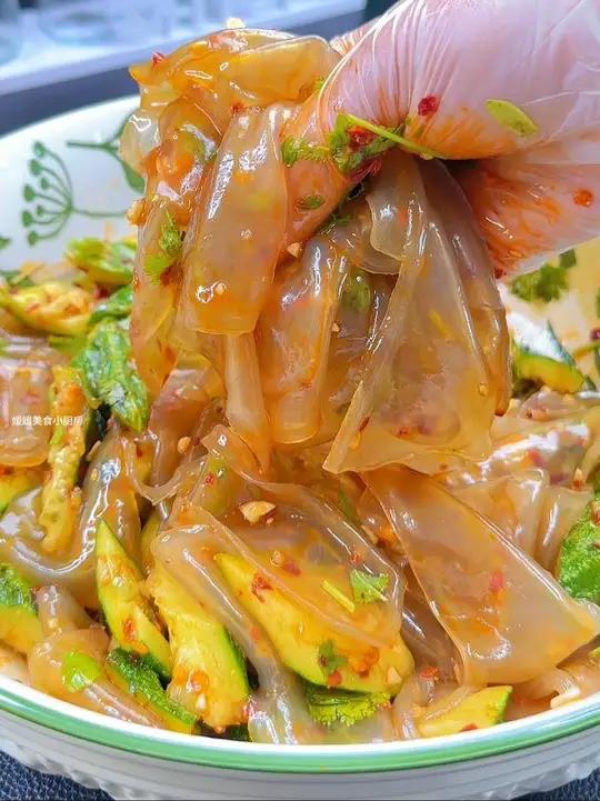 半凉菜的粉皮(拌凉菜的粉皮能炒吗)