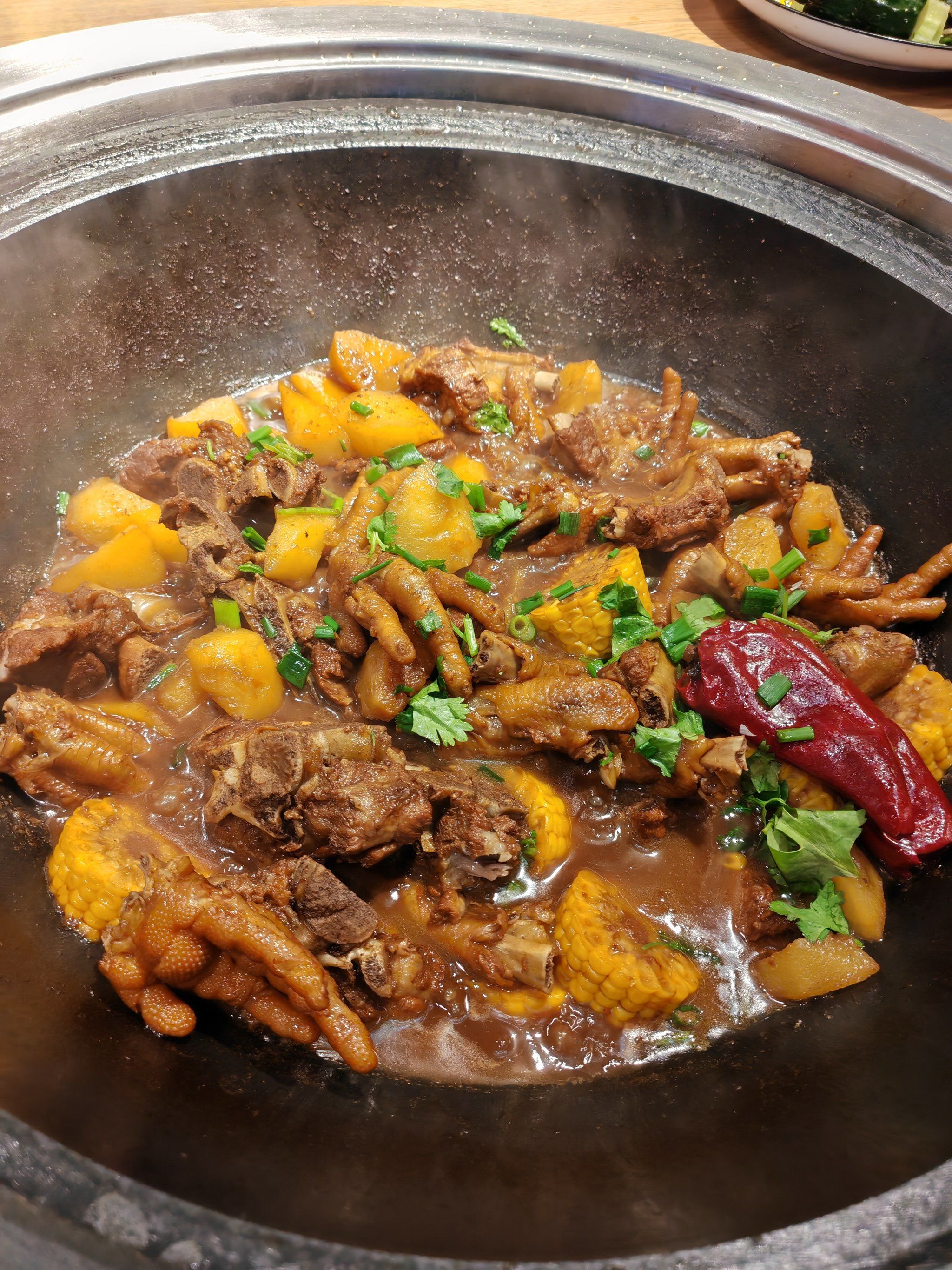 特色炖笨鸡(炖笨鸡汤的做法窍门)