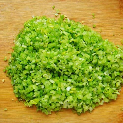 芹菜素菜饺子的做法大全(芹菜素饺子窍门)